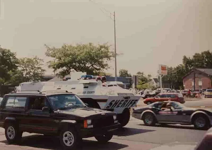 Lots of participants in The Detroit Dream Cruise
